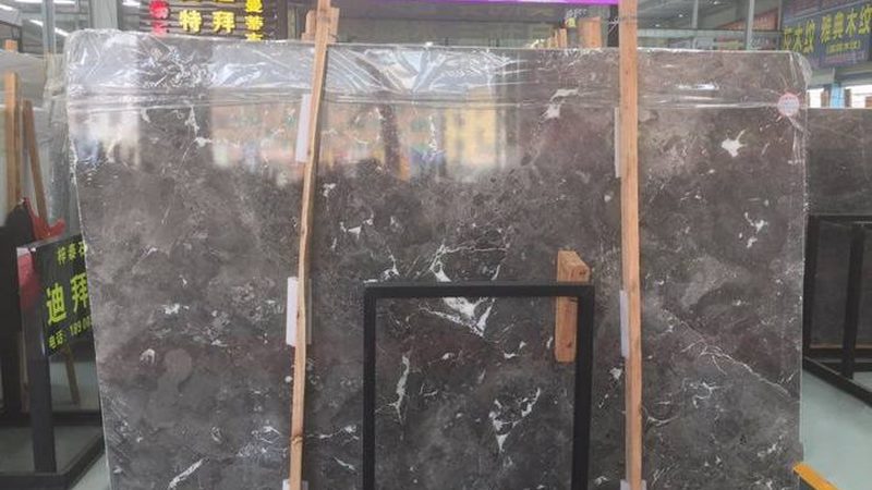 首先，消费者应关注加盟品牌的资质。正规的品牌通常具备以下条件：